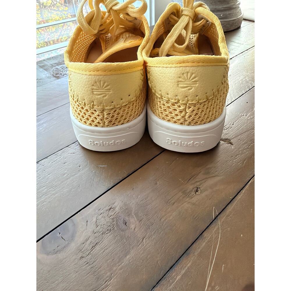 Soludos Ibiza Mesh Knit Lace Up Sneaker Yellow Size 8 - Picture 3 of 5